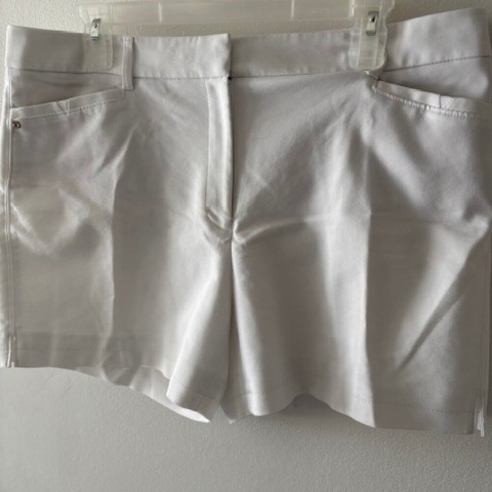 White House Black Market The 5" Short